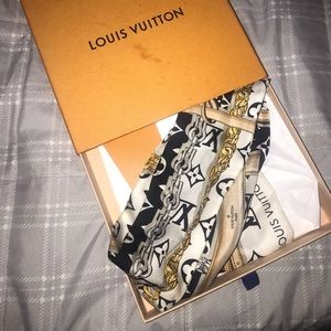 Louis Vuitton scarf